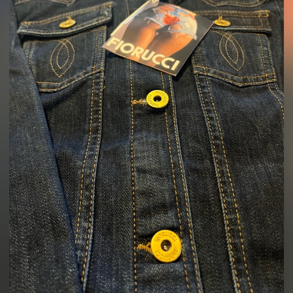 Various fiorucci jeanss, jackets, tshirts.  Various sizes
Naomi campbell - Picture 1 of 16